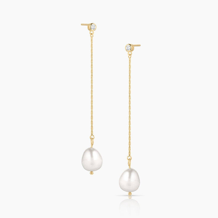 Isla Pearl Swing Earrings: 14k Gold Plated
