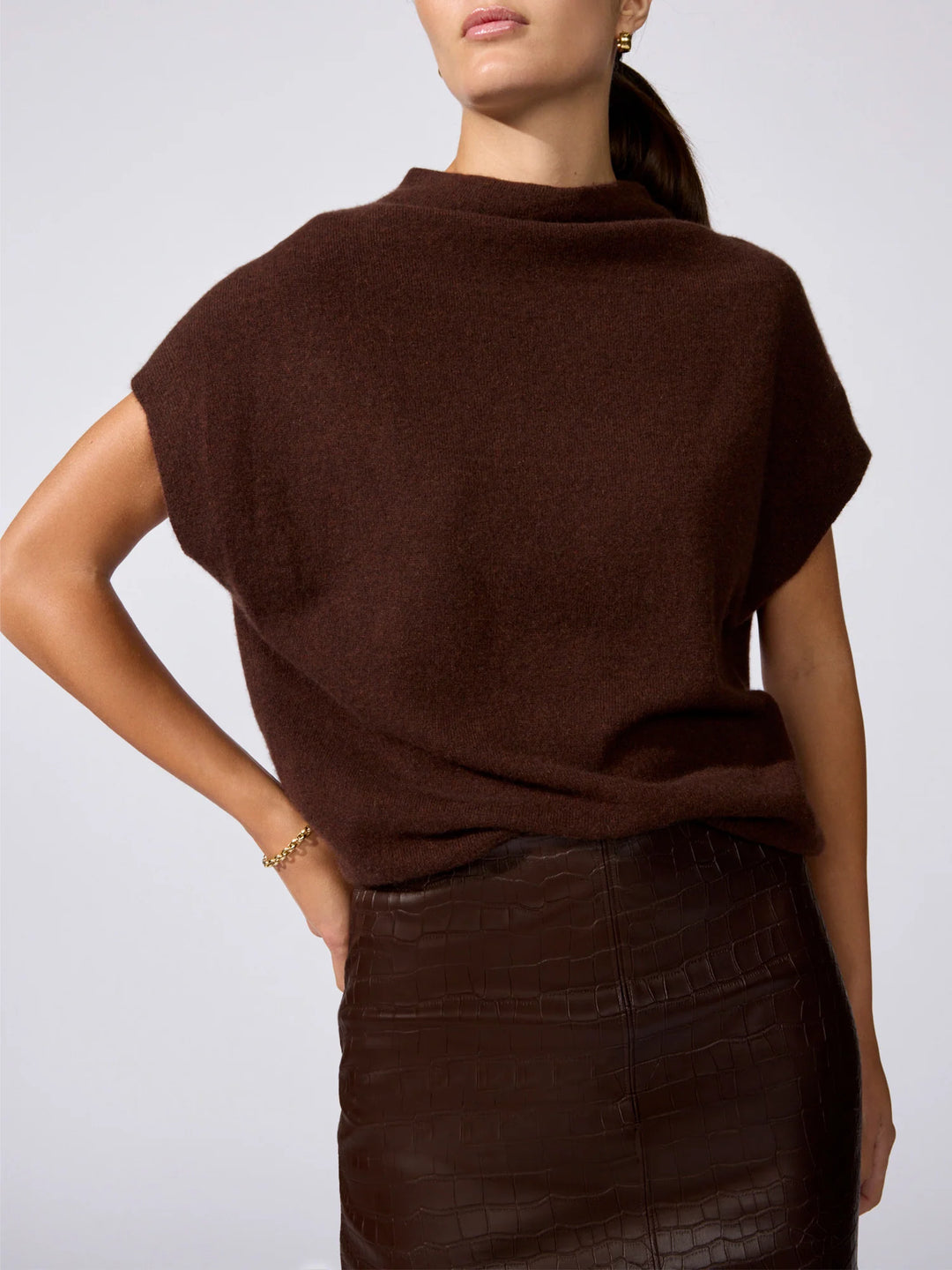 The Morten Funnel Neck Cashmere Top in Java Mélange