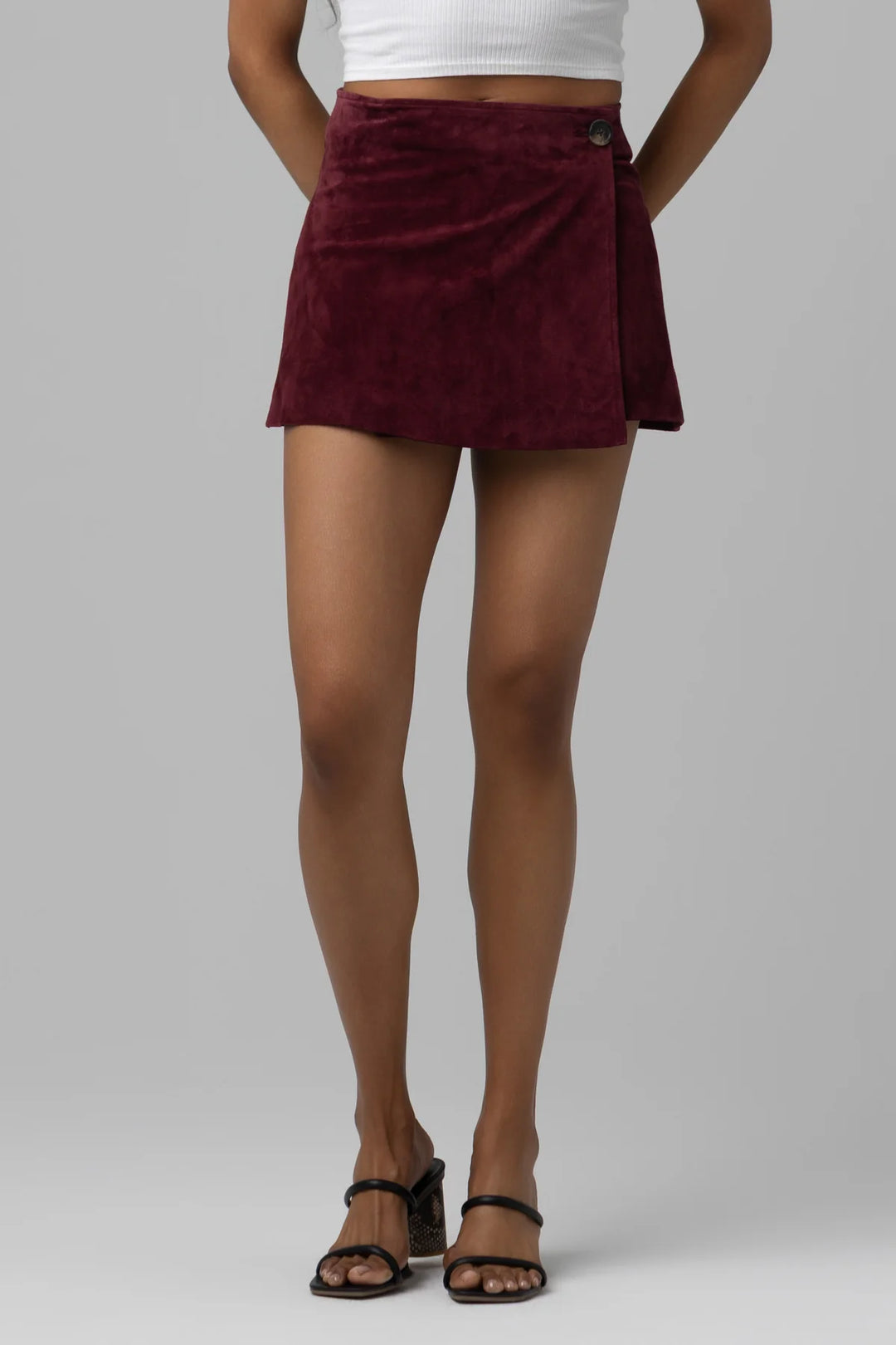 Suede mini skirt in Wine O&