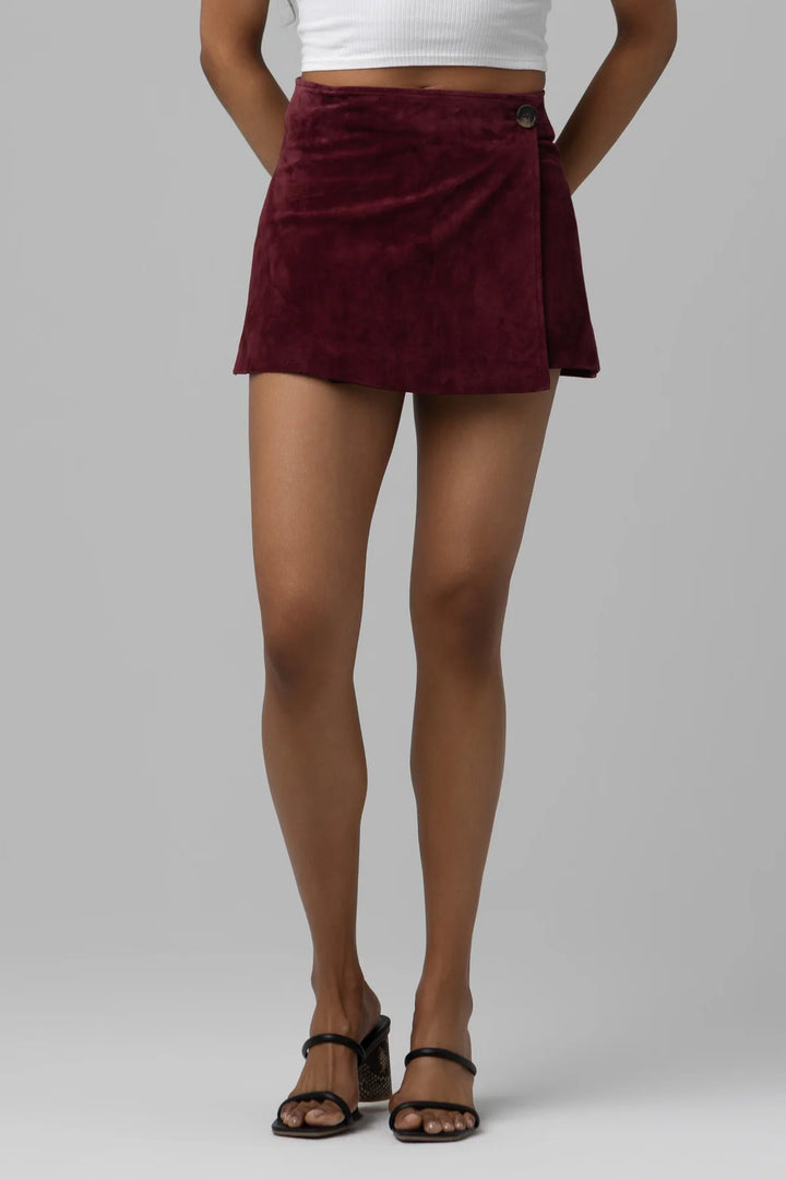 Suede mini skirt in Wine O&