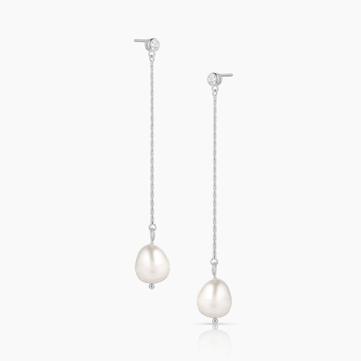 Isla Pearl Swing Earrings: 14k Gold Plated
