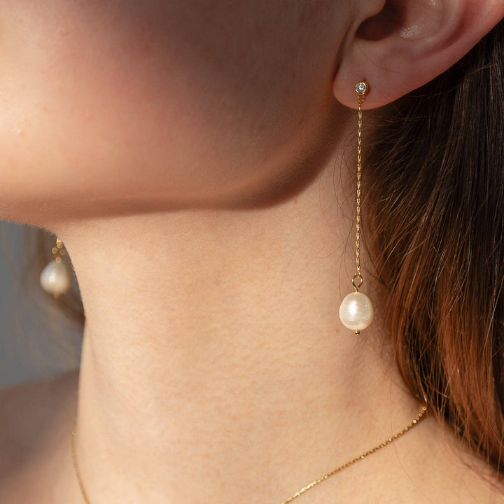 Isla Pearl Swing Earrings: 14k Gold Plated