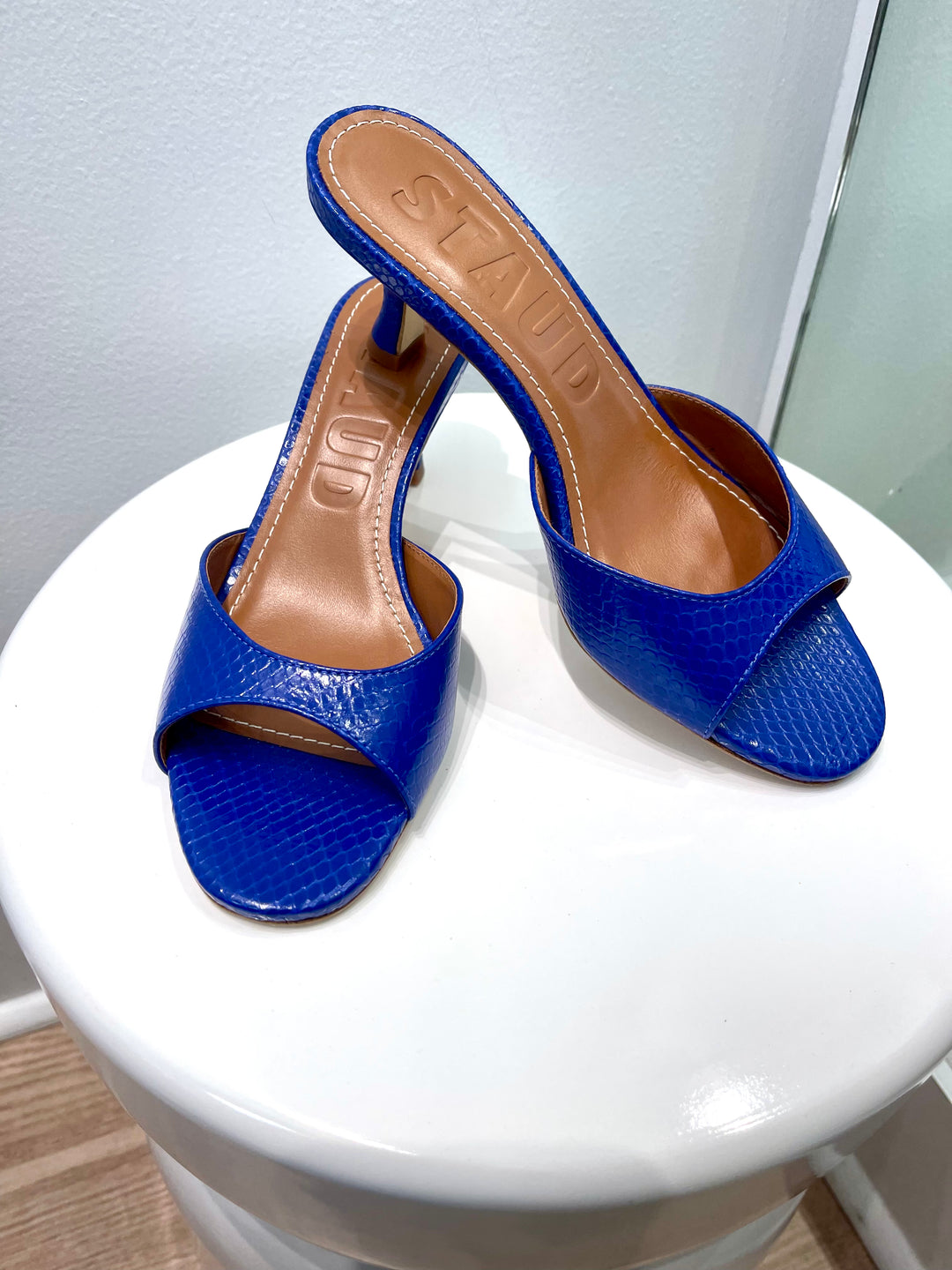 Brigitte Mule in Cobalt