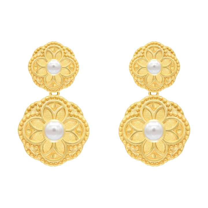 Adeline Earrings: Pearl