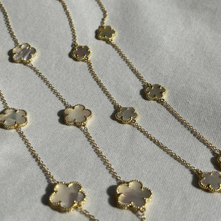 Adeline Clover Necklace: Mother of Pearl / 15mm - obligato