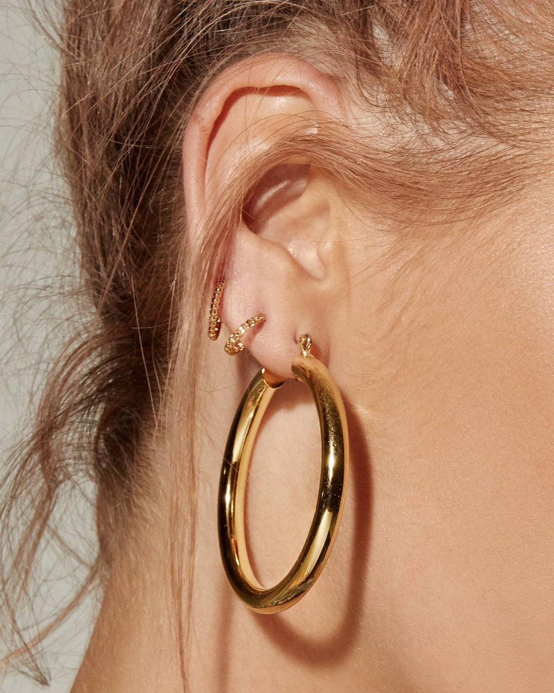 Amalfi Tube Hoops - Gold: Gold - obligato
