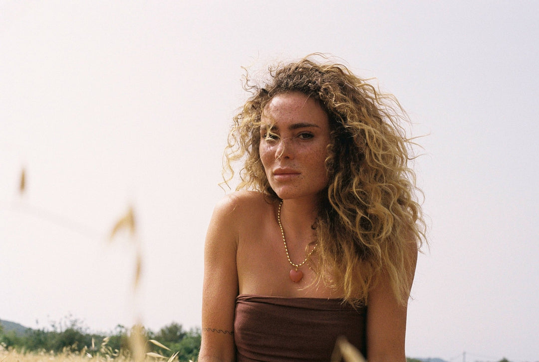 Bacio Mini Glass Heart Necklace: Periwinkle Blue - obligato