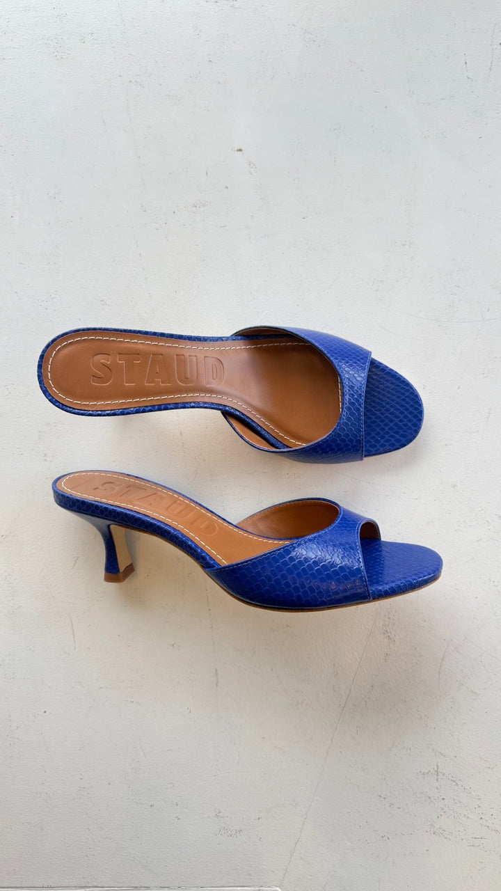 Brigitte Mule in Cobalt - obligato