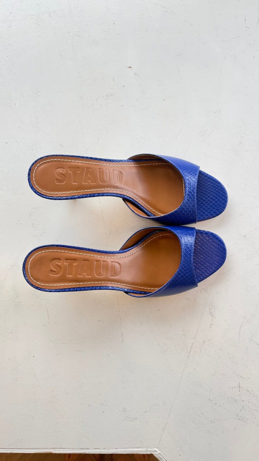 Brigitte Mule in Cobalt - obligato