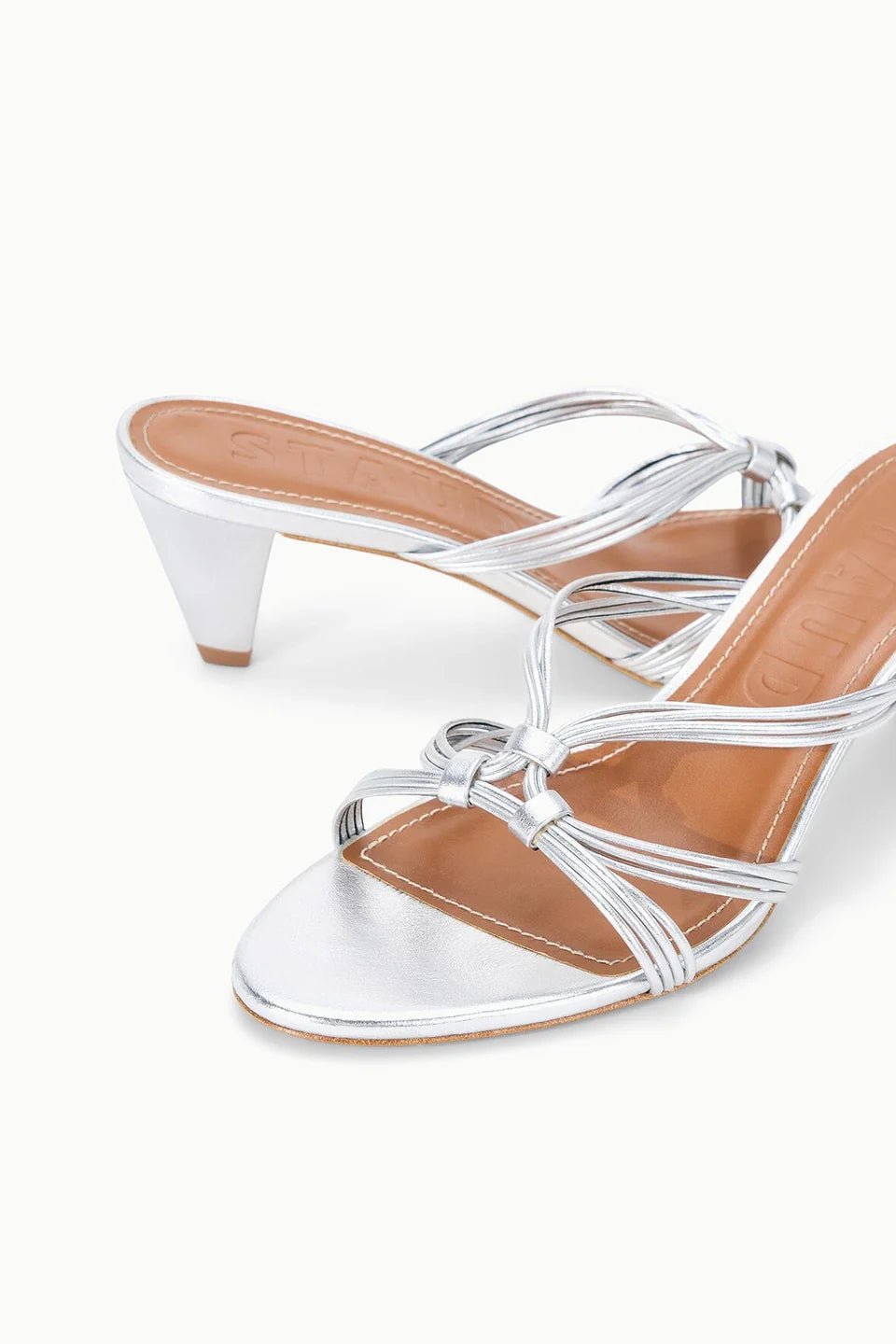 Carrie Muel in Silver - obligato