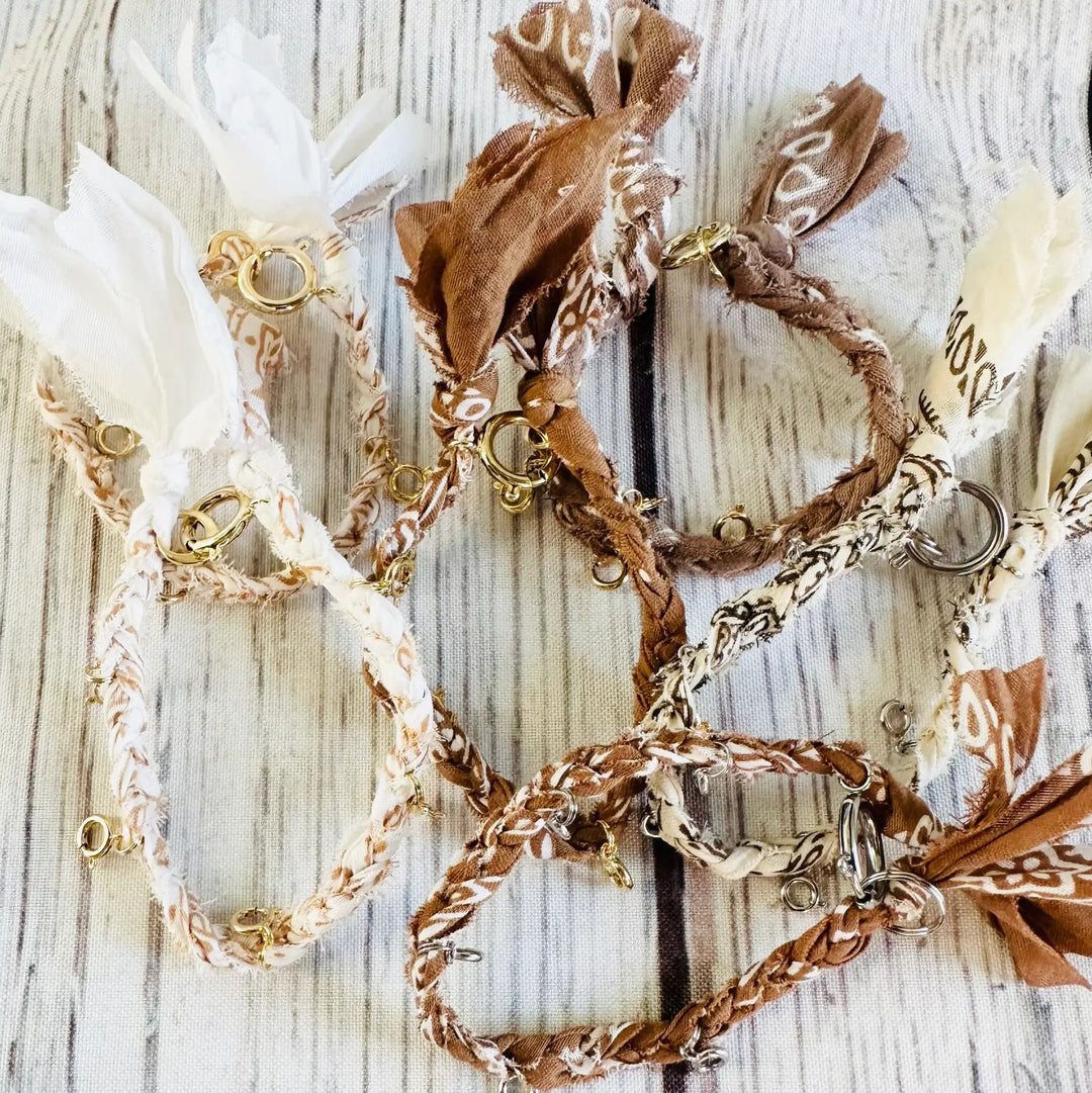 Charm Bandana Bracelets in Ivory/Brown - obligato
