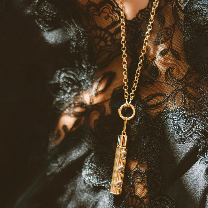 Clio Capsule Necklace - obligato