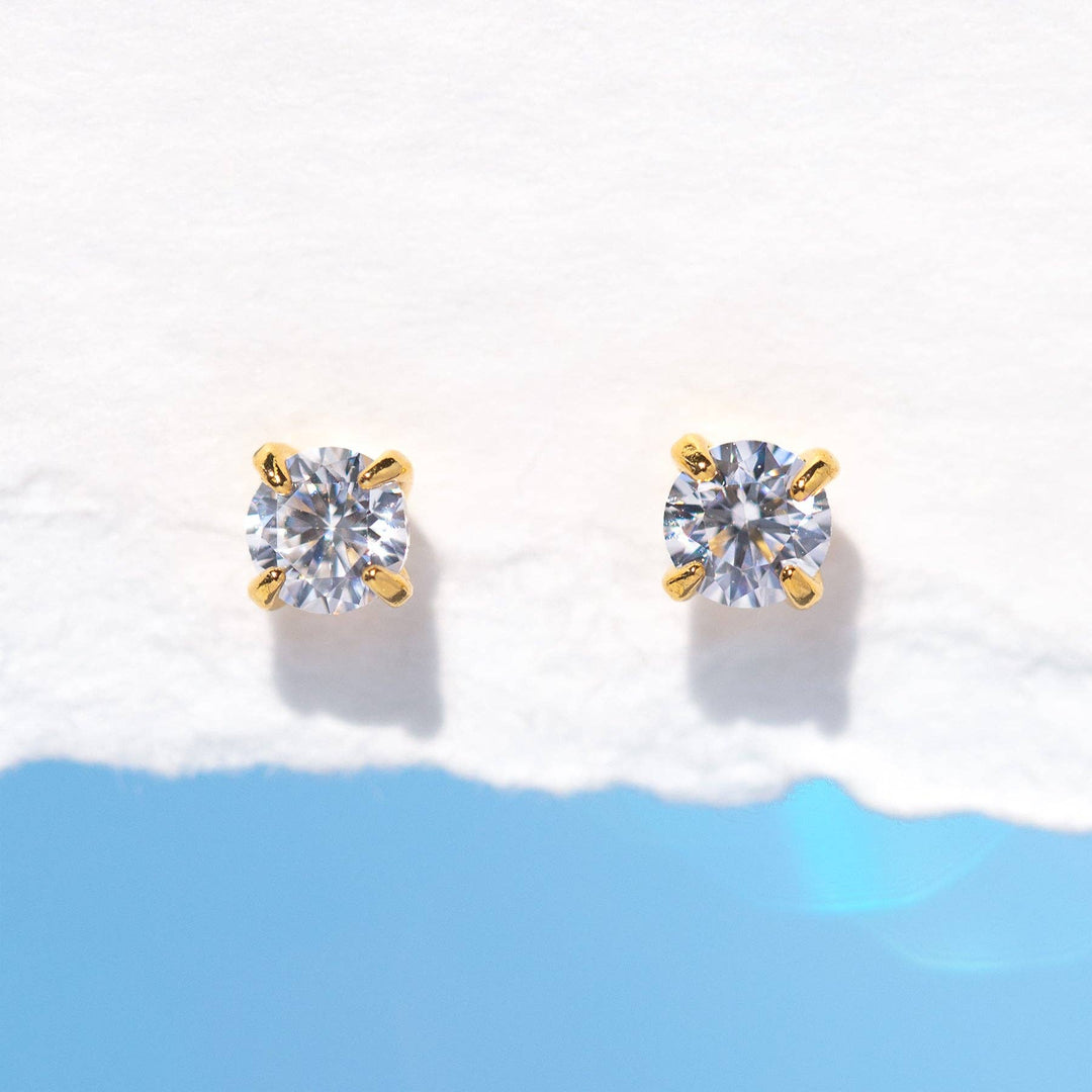 Dainty Brilliance Studs: Gold - obligato