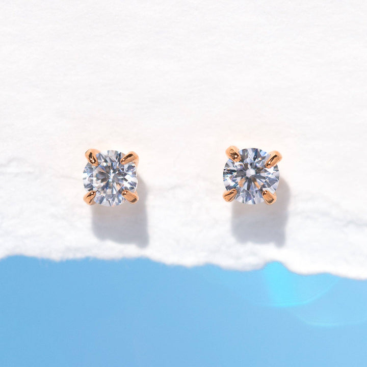 Dainty Brilliance Studs: Gold - obligato