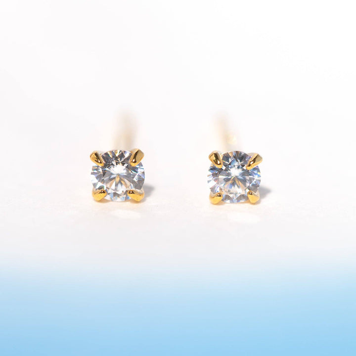 Dainty Brilliance Studs: Gold - obligato