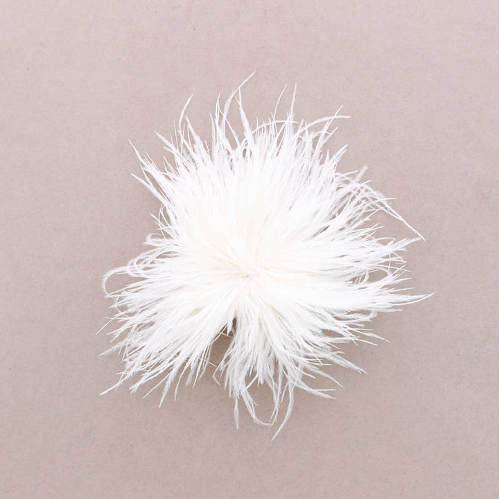 Feather brooch 8–10 cm (C): Light Beige - obligato