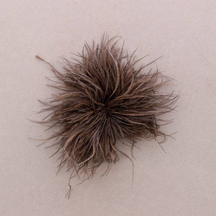 Feather brooch 8–10 cm (C): Light Beige - obligato