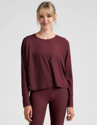 Featherweight Daydreamer Pullover in Burgendy - obligato