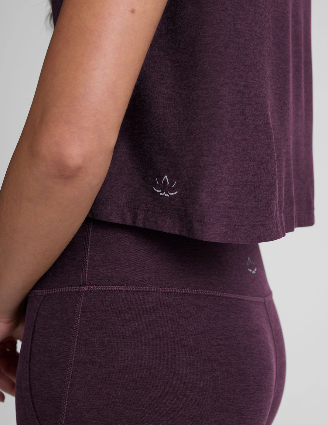 FEATHERWEIGHT SUPREME CROPPED TEE in Eggplant - obligato