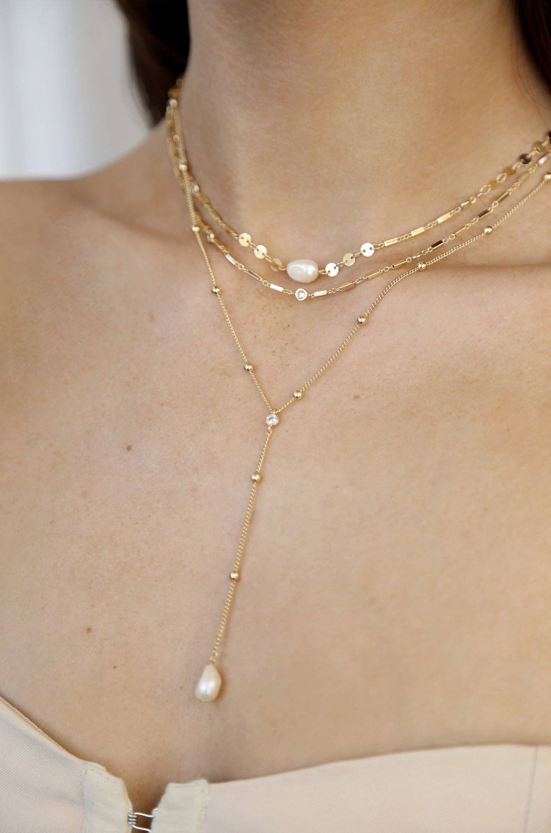 Forever Falling Pearl Lariat: Pearl with 18k Gold Plating / One Size - obligato