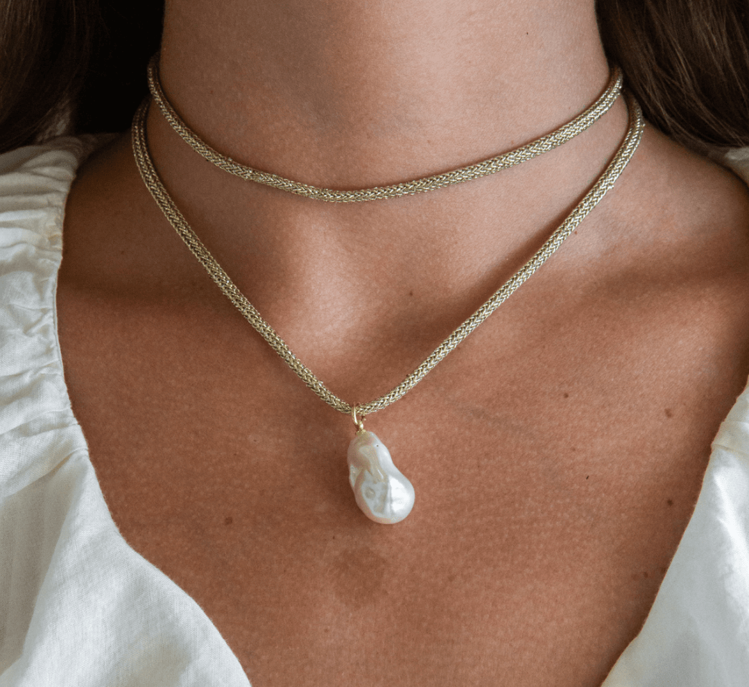 Gold Lurex Cord with Baroque Pearl Charm - obligato
