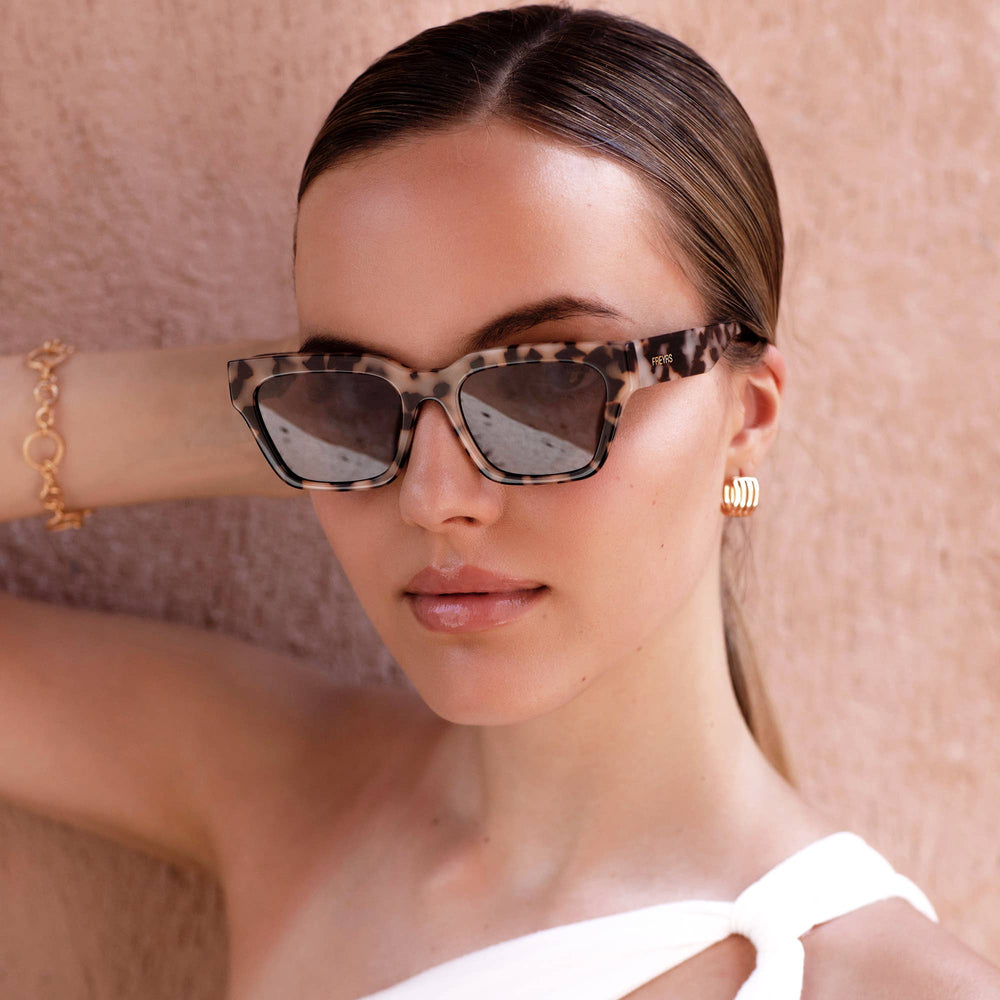 Hayden Acetate Unisex Rectangular Sunglasses: Milky Tortoise - obligato