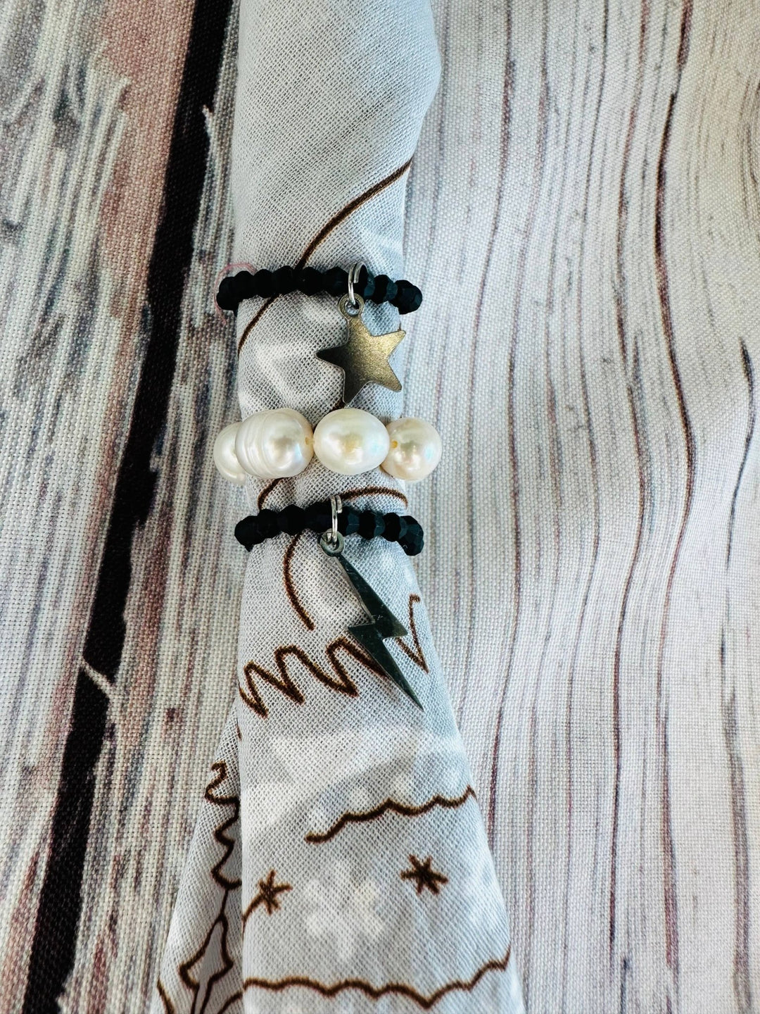 Ivory Pearl Stretch Bandana Charm - obligato