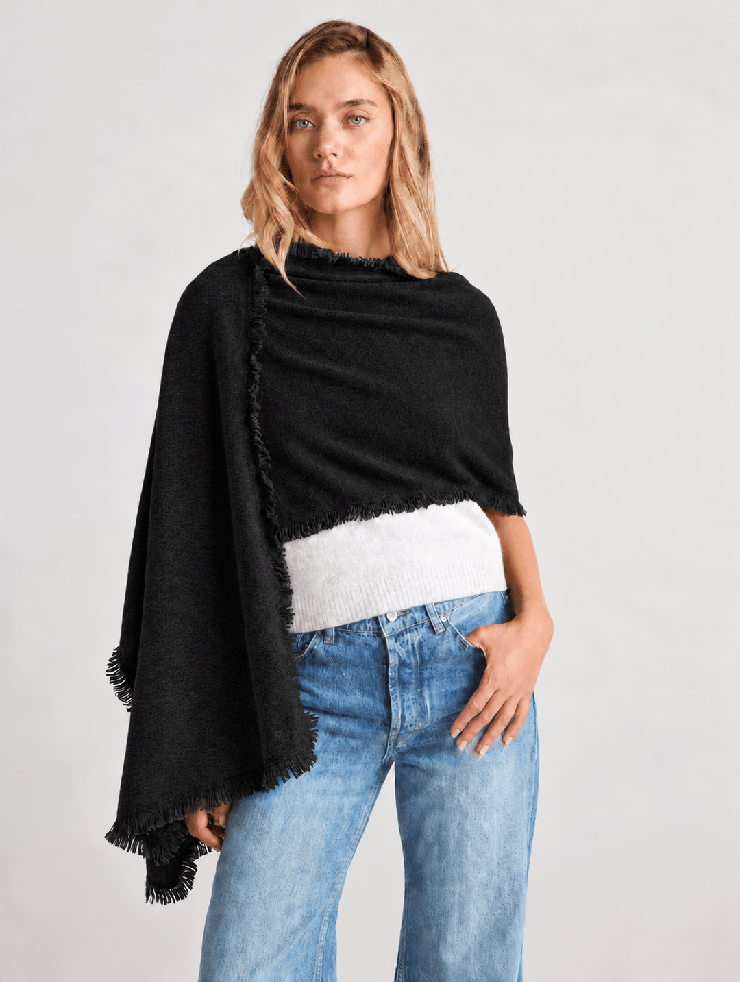 Karlie Scarf in Black - obligato