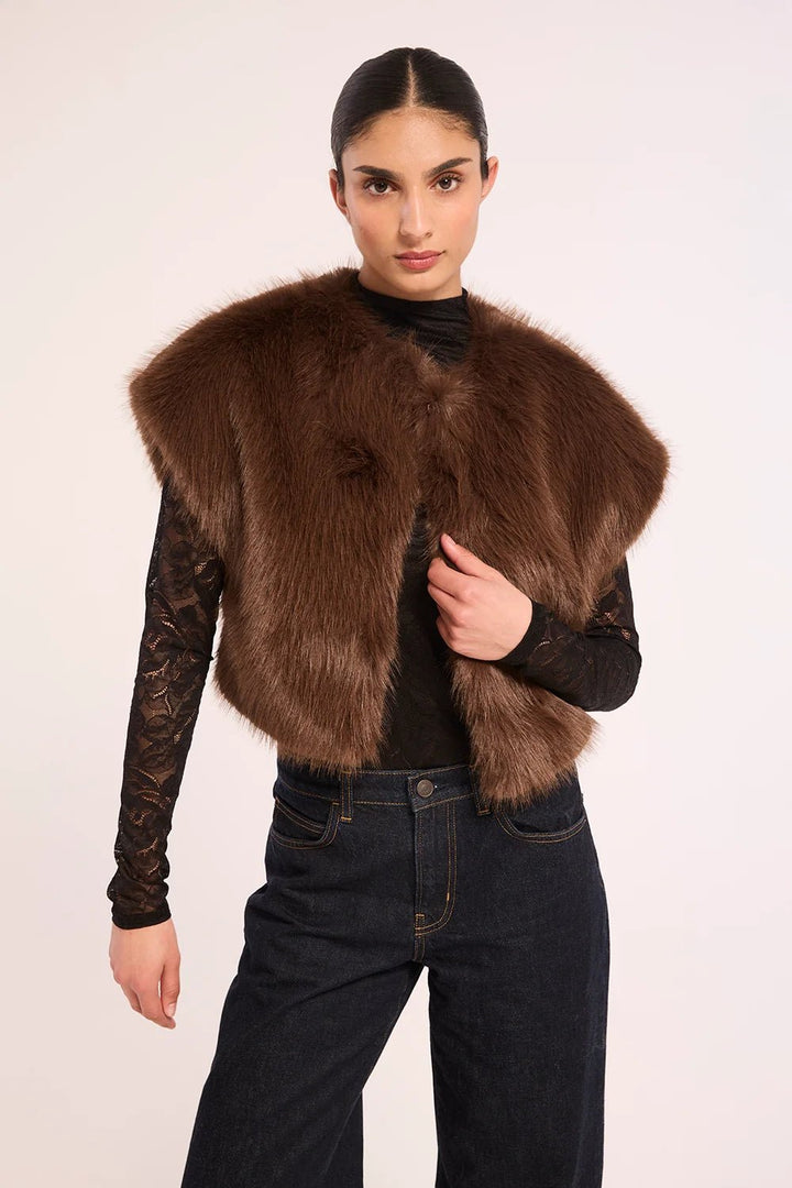 Kira Vest in Dark Brown - obligato