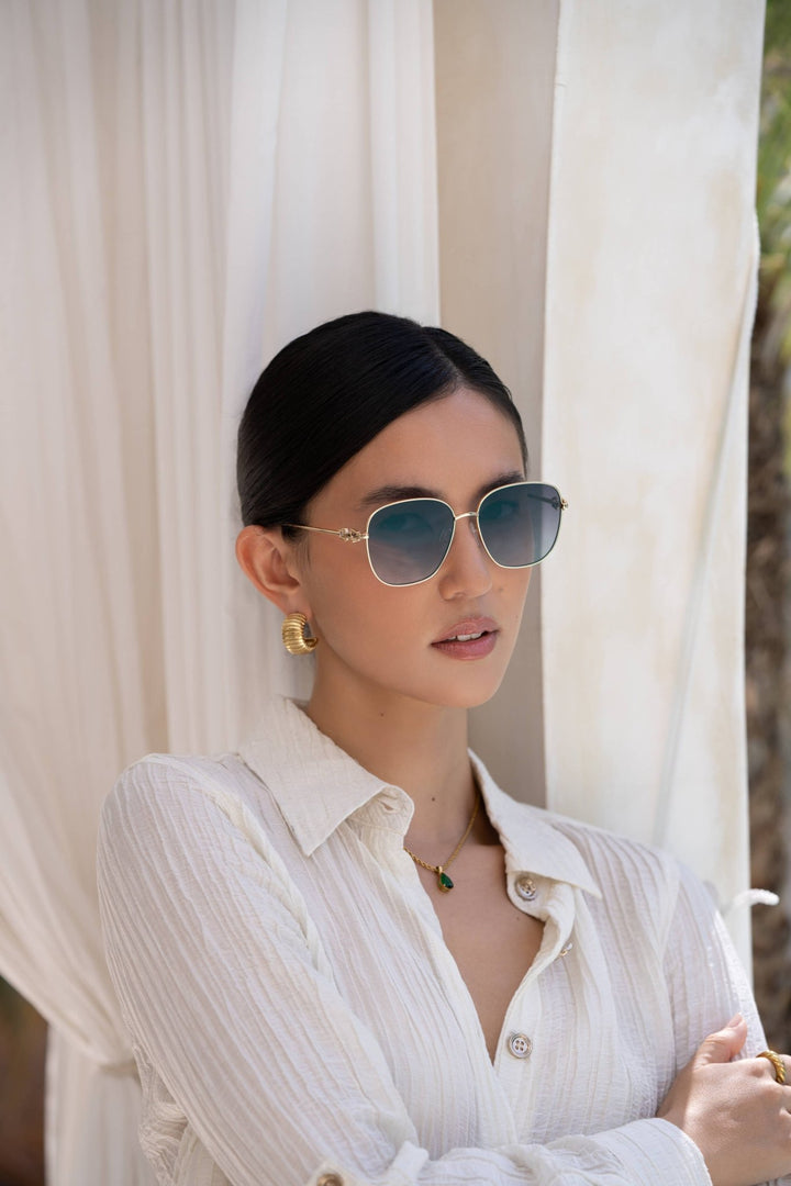 Lea Womens Round Sunglasses : Gold / Gradient Gray - obligato