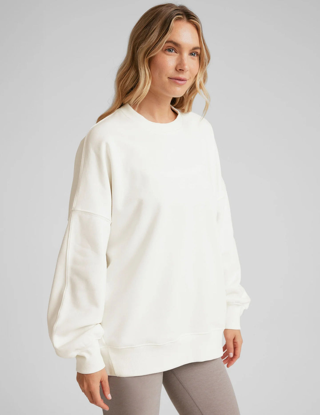 LUXEFLEECE OVERSIZED SWEATSHIRT in Snow - obligato