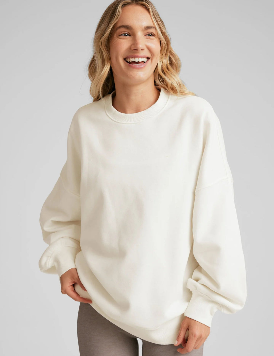 LUXEFLEECE OVERSIZED SWEATSHIRT in Snow - obligato