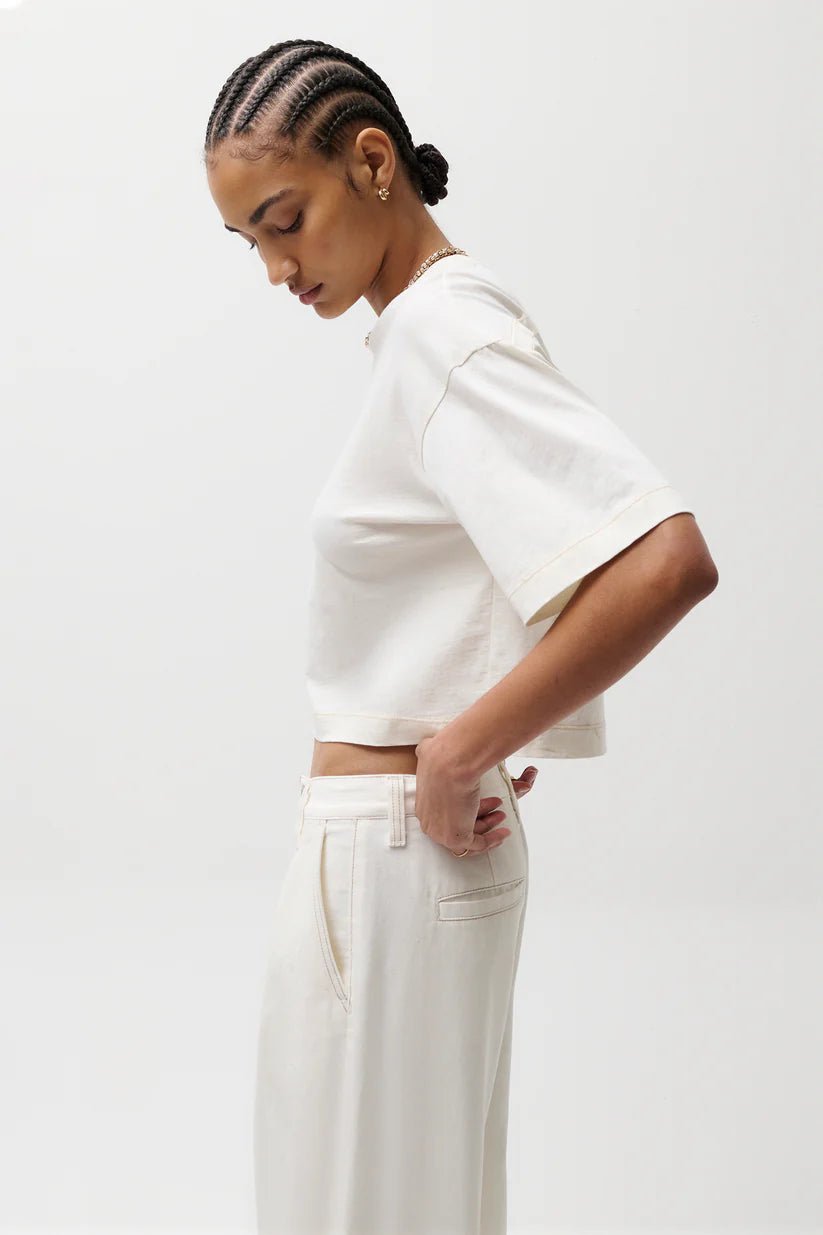 Mae Cropped Tee - Soft White - obligato