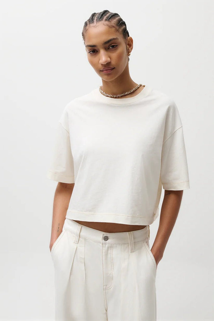 Mae Cropped Tee - Soft White - obligato