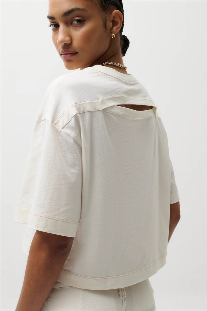 Mae Cropped Tee - Soft White - obligato