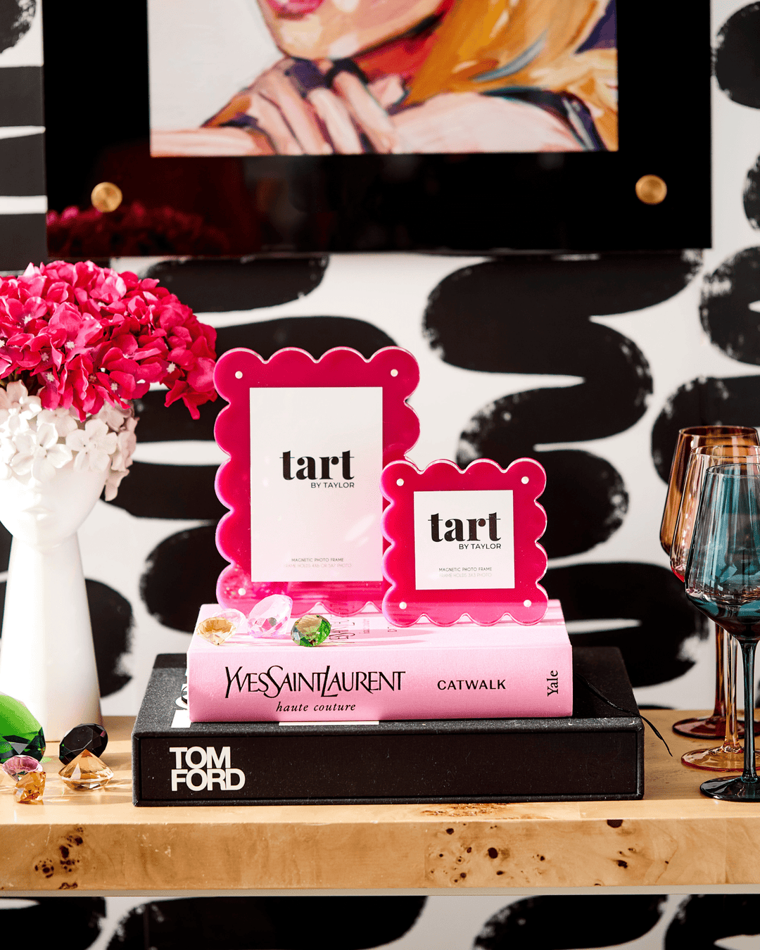 Magenta Acrylic Picture Frame - obligato