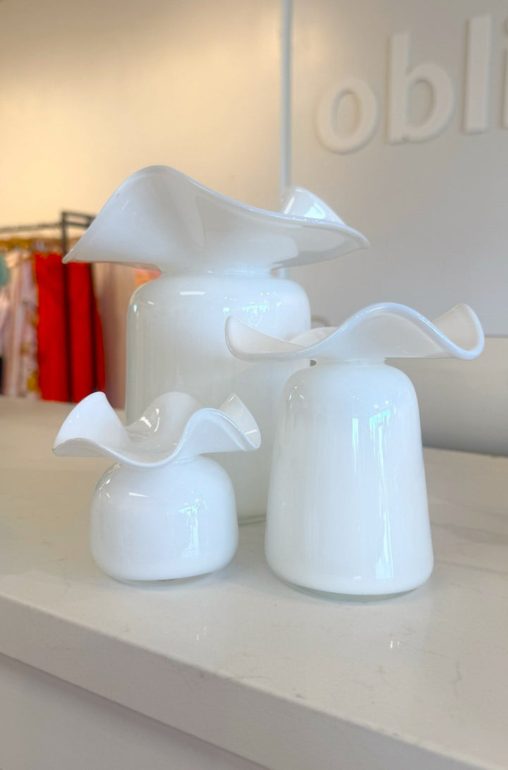 Mini Ruffle Bud Vase - obligato