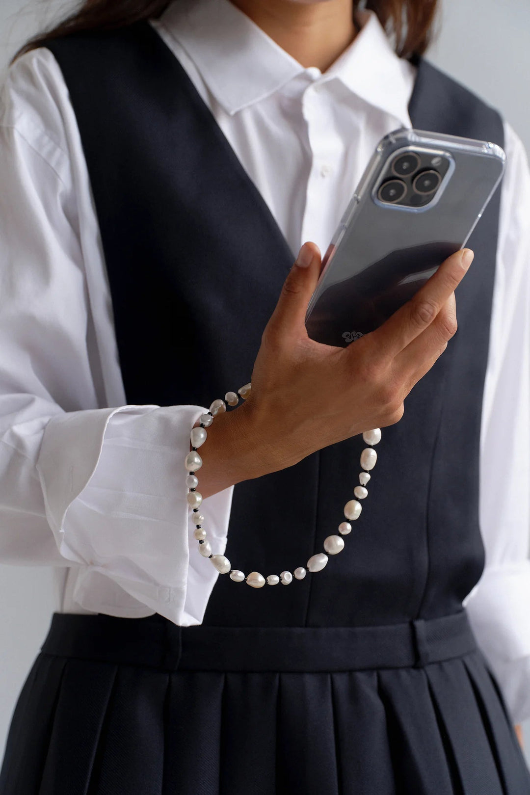 Multi Pearl Wristlet Pearl/Black - obligato