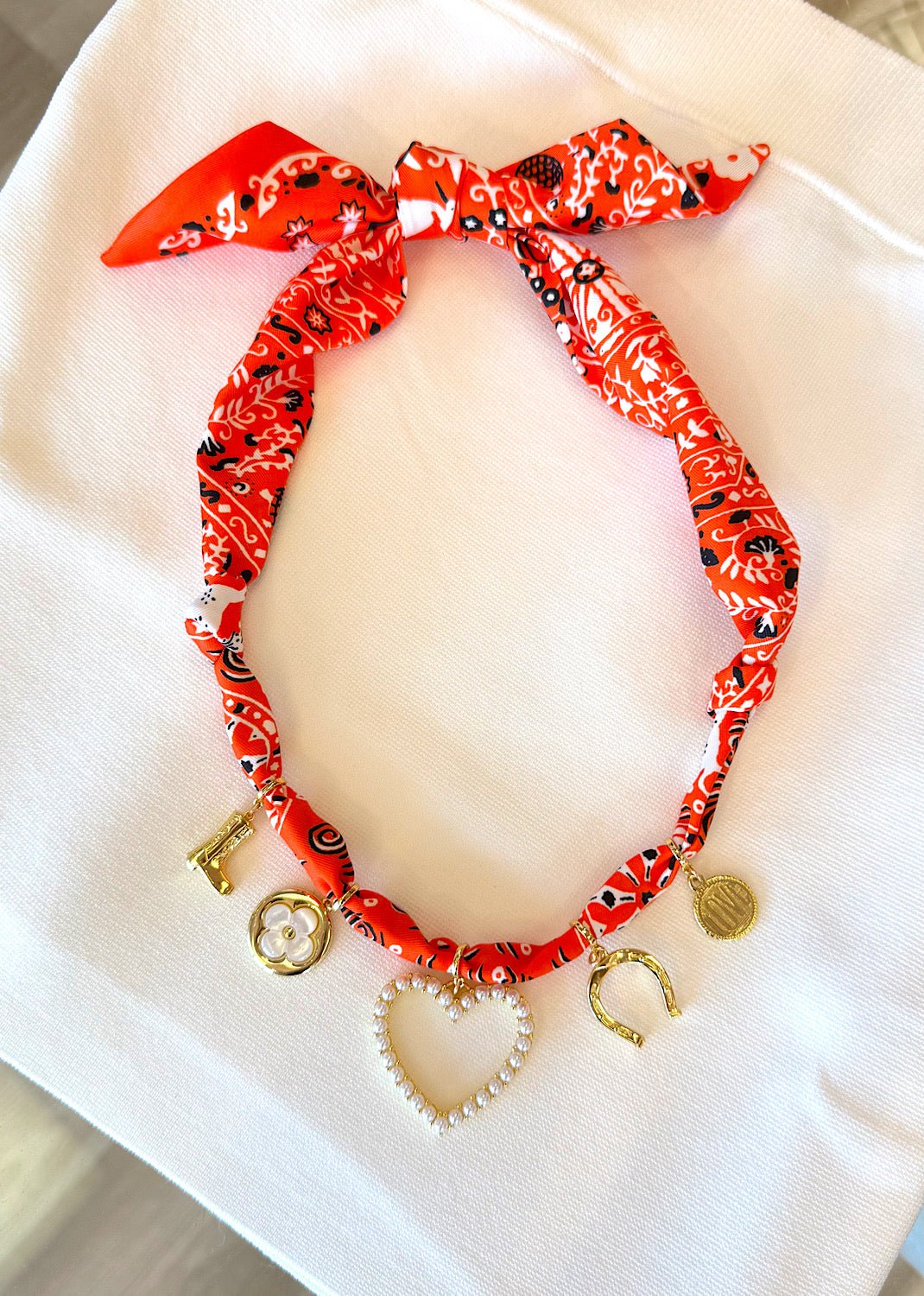 Orange Bandana 5 Charm - obligato