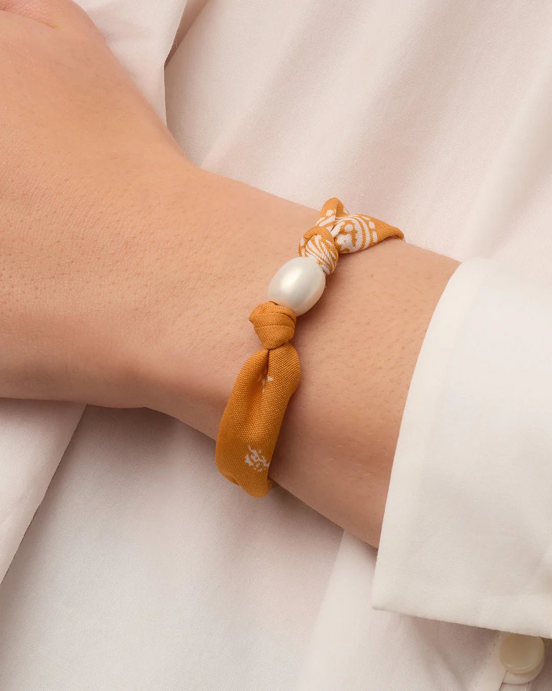 Paisley Bandana Pearl Bracelet in Orange - obligato