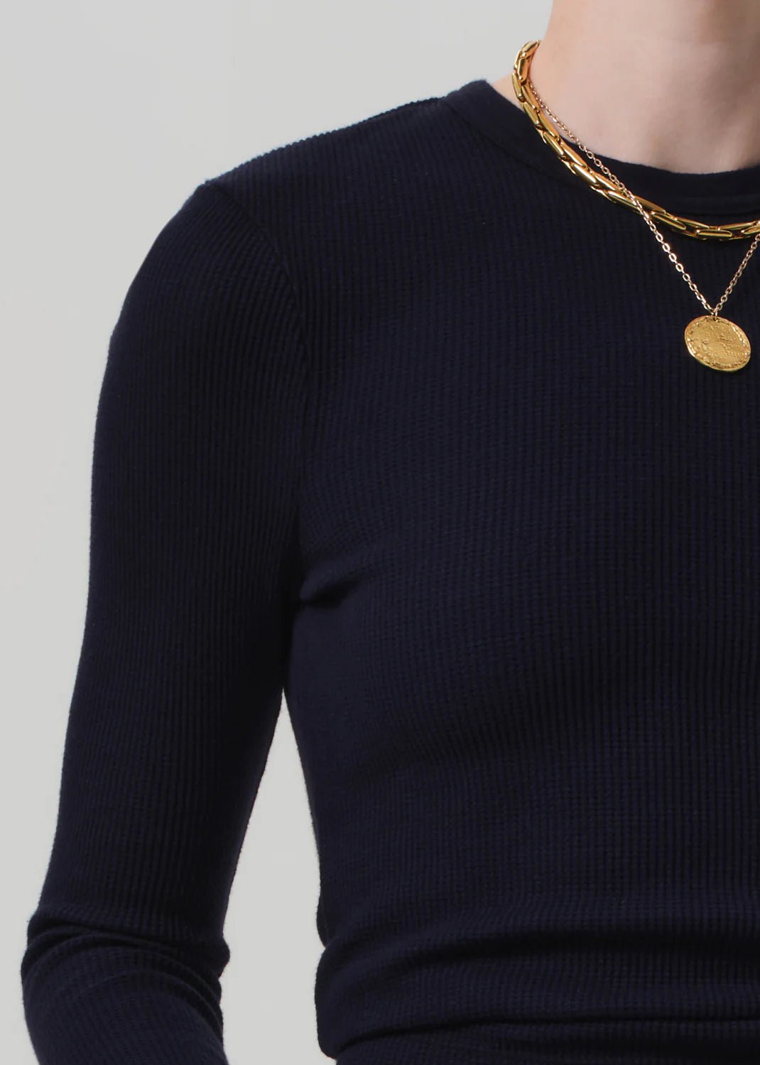 Pillar Crewneck in Navy - obligato