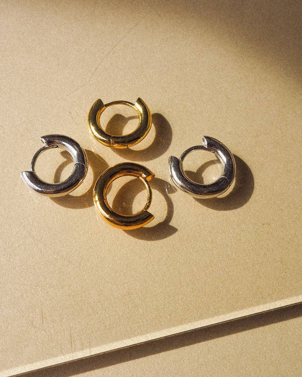 Plain Amalfi Huggies - Gold - obligato