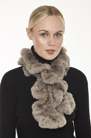 Pull - Through Ruffle Scarf - Brown/Charcoal - obligato