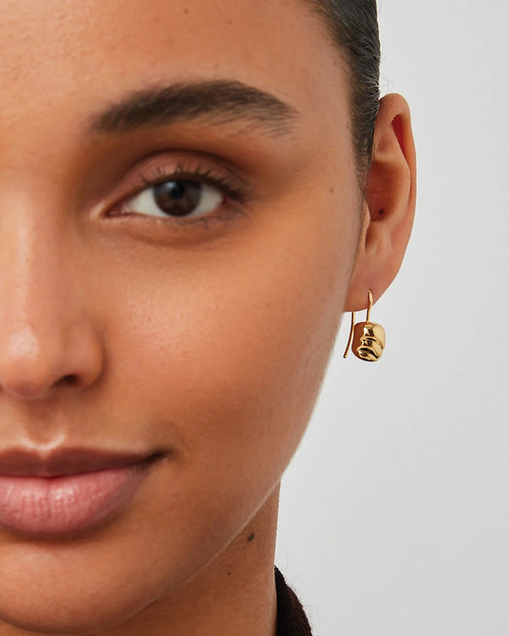 Rue Drop Earrings in Gold - obligato