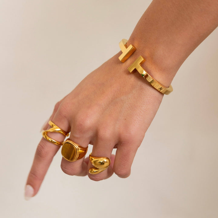 Sadie T Bracelet in Gold - obligato