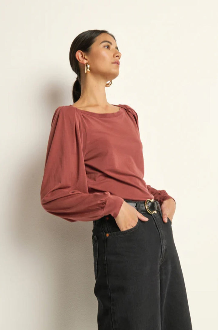 Sammy Envelope Neck Tee - obligato