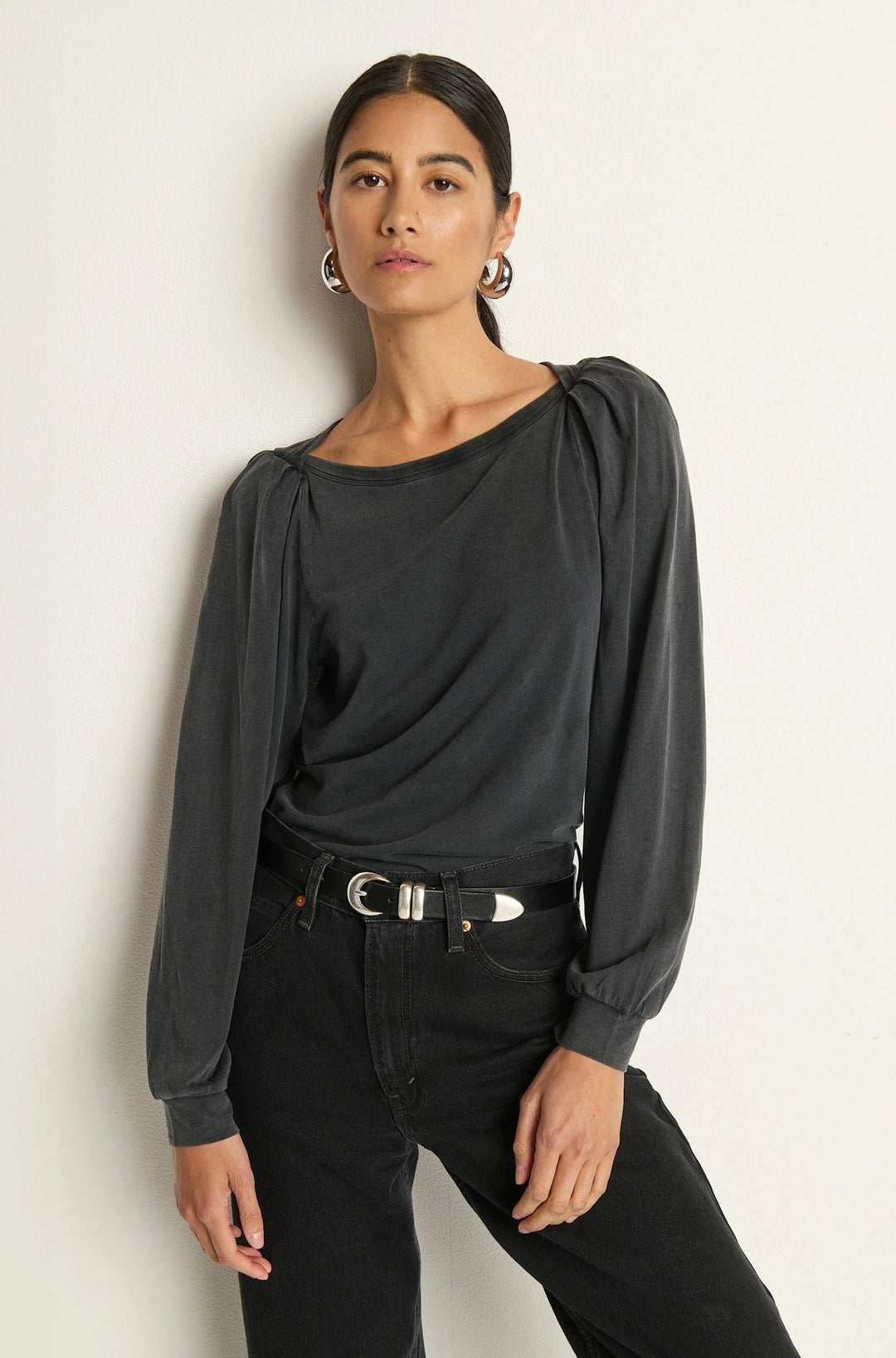 Sammy Envelope Neck Tee - obligato