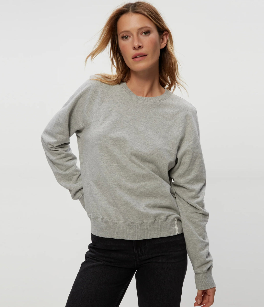 Shayla Raglan Sweatshirt in Heather Grey - obligato