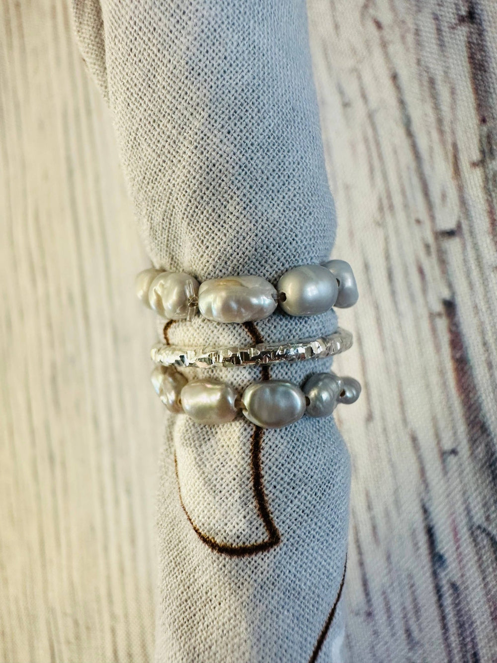 Silver Pearl Stretch Bandana Charm - obligato