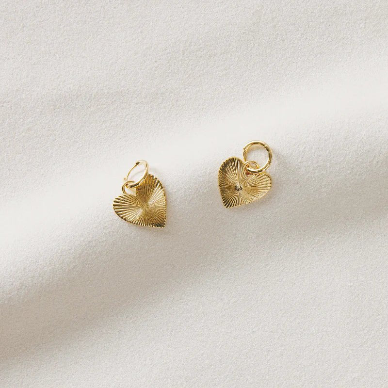 Small Ribbed Heart of Gold Huggies - obligato